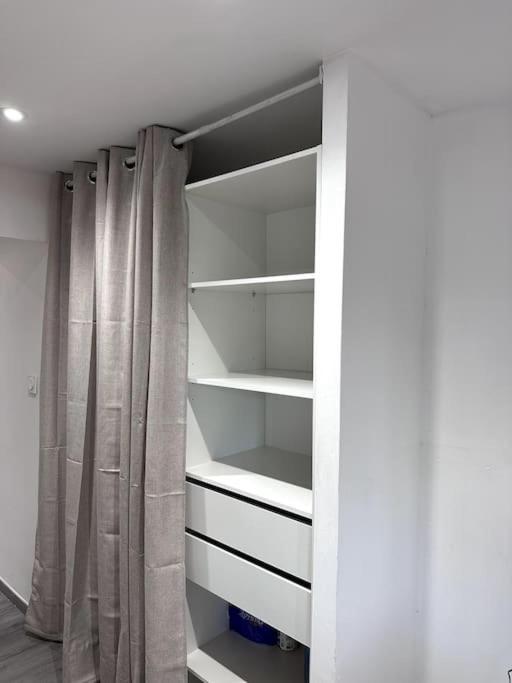 Appartement T4 En Hyper-Centre Bourgoin-Jallieu Eksteriør billede